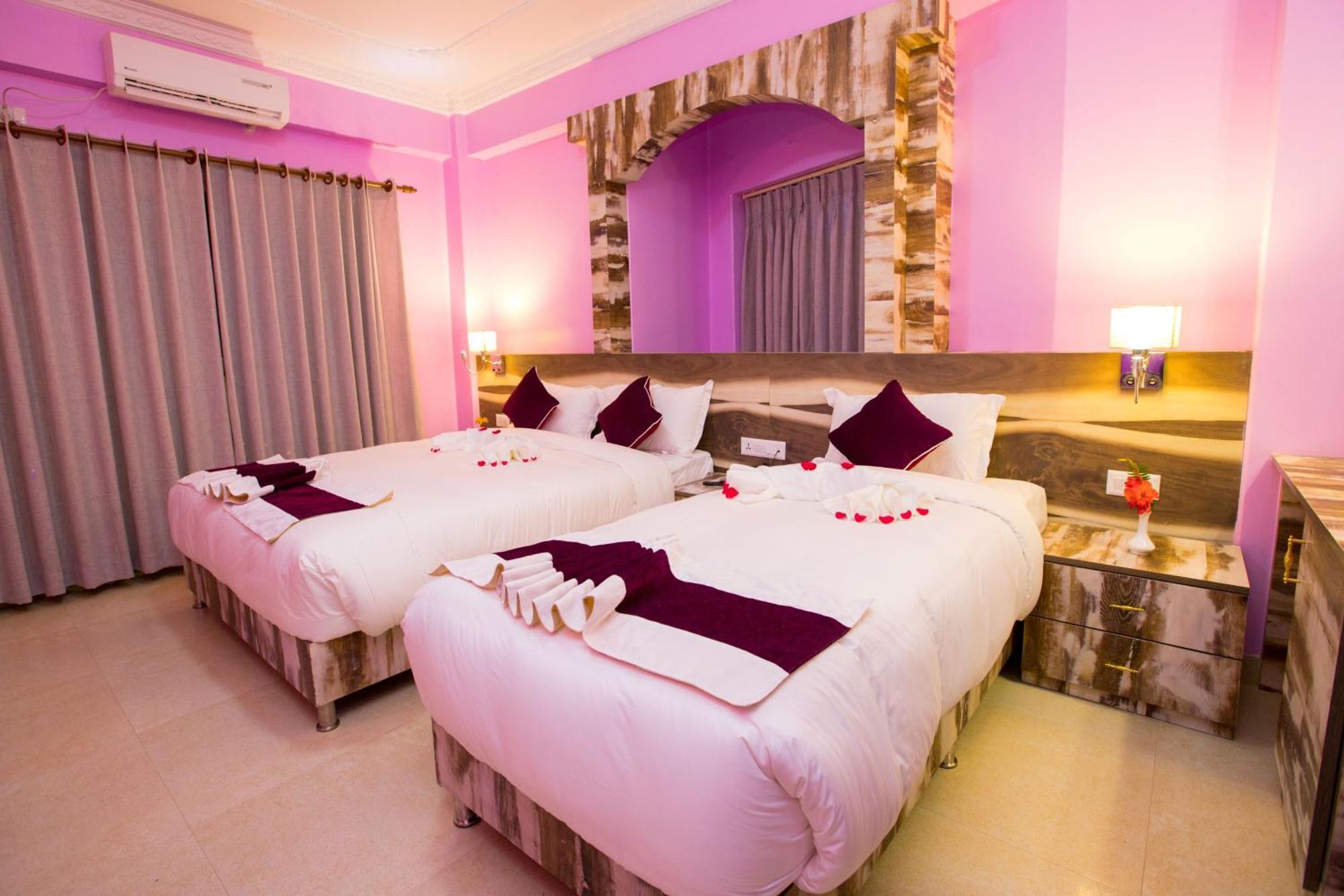 Hotel Task International Pokhara Dış mekan fotoğraf
