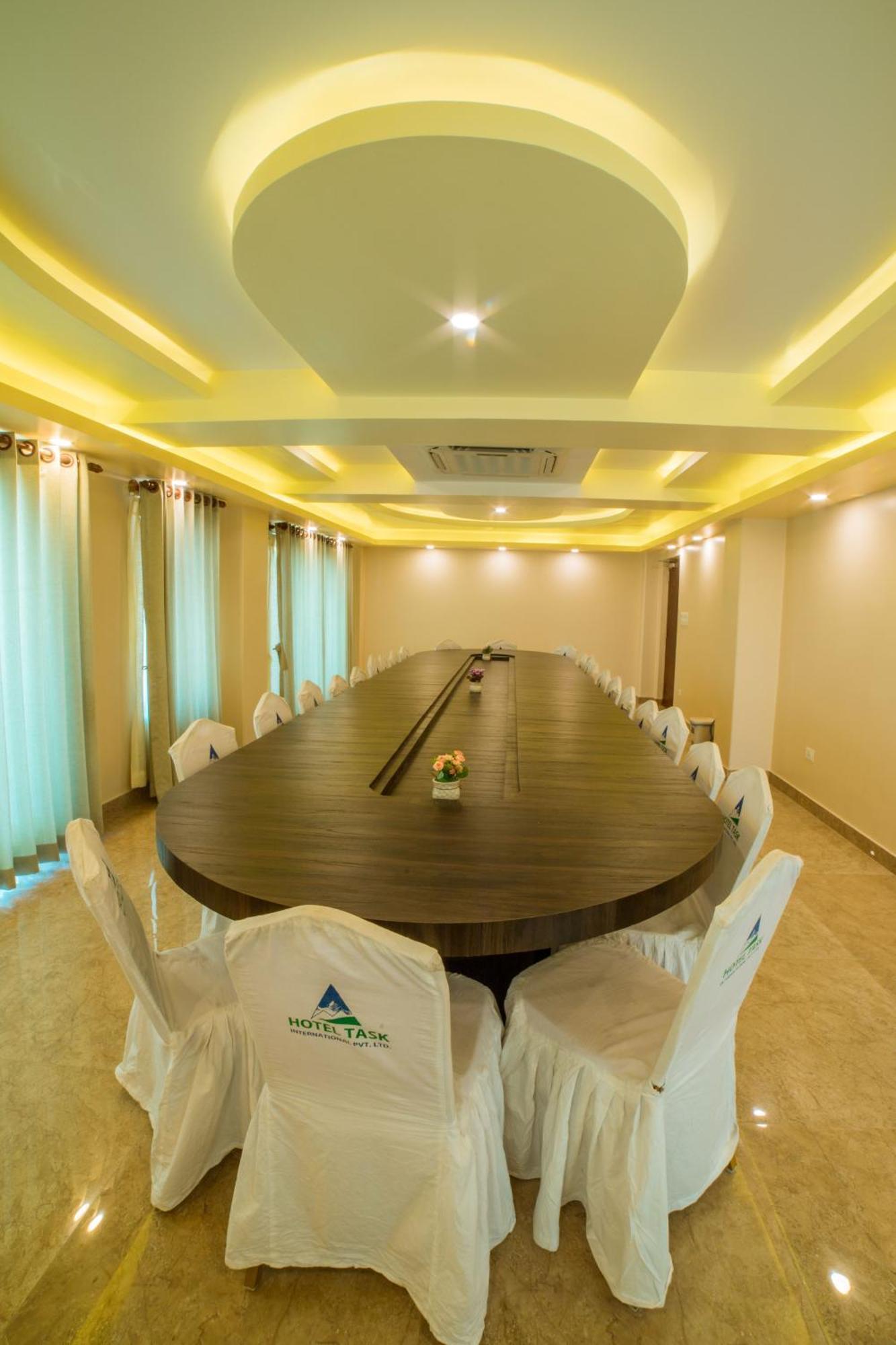 Hotel Task International Pokhara Dış mekan fotoğraf