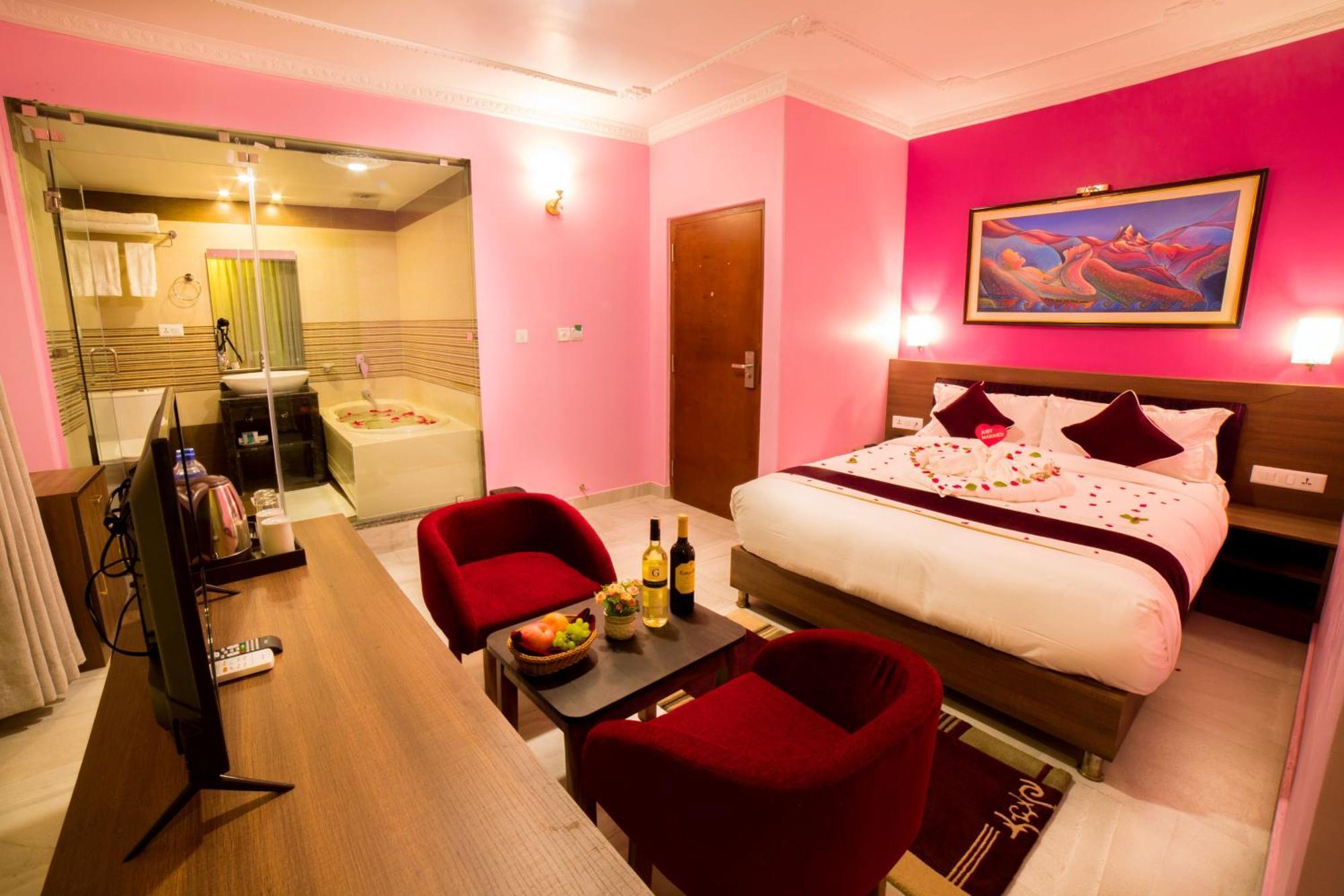 Hotel Task International Pokhara Dış mekan fotoğraf